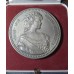 Medalie din anul 2004 REGINA ELISABETA din bonz argintat